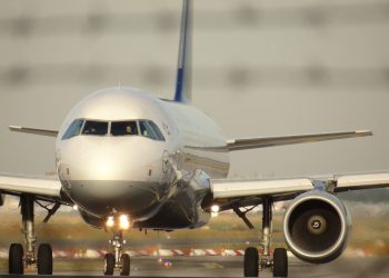 Finisce fuori pista un aereo ad Olbia: dirottati tutti i voli fino a sera