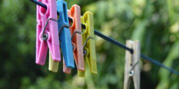 Vola dal quarto piano un bambino di 5 anni a Rescaldina