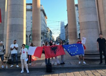 Prosegue la protesta degli albanesi: stavolta a Porta Ticinese. Domani a Bruxelles